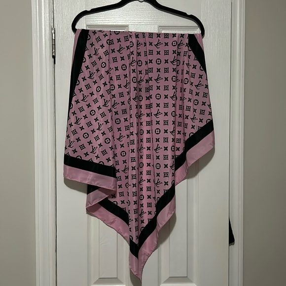 PINK AND BLACK PATTERN PURSE SCARF - Picture 2 of 4